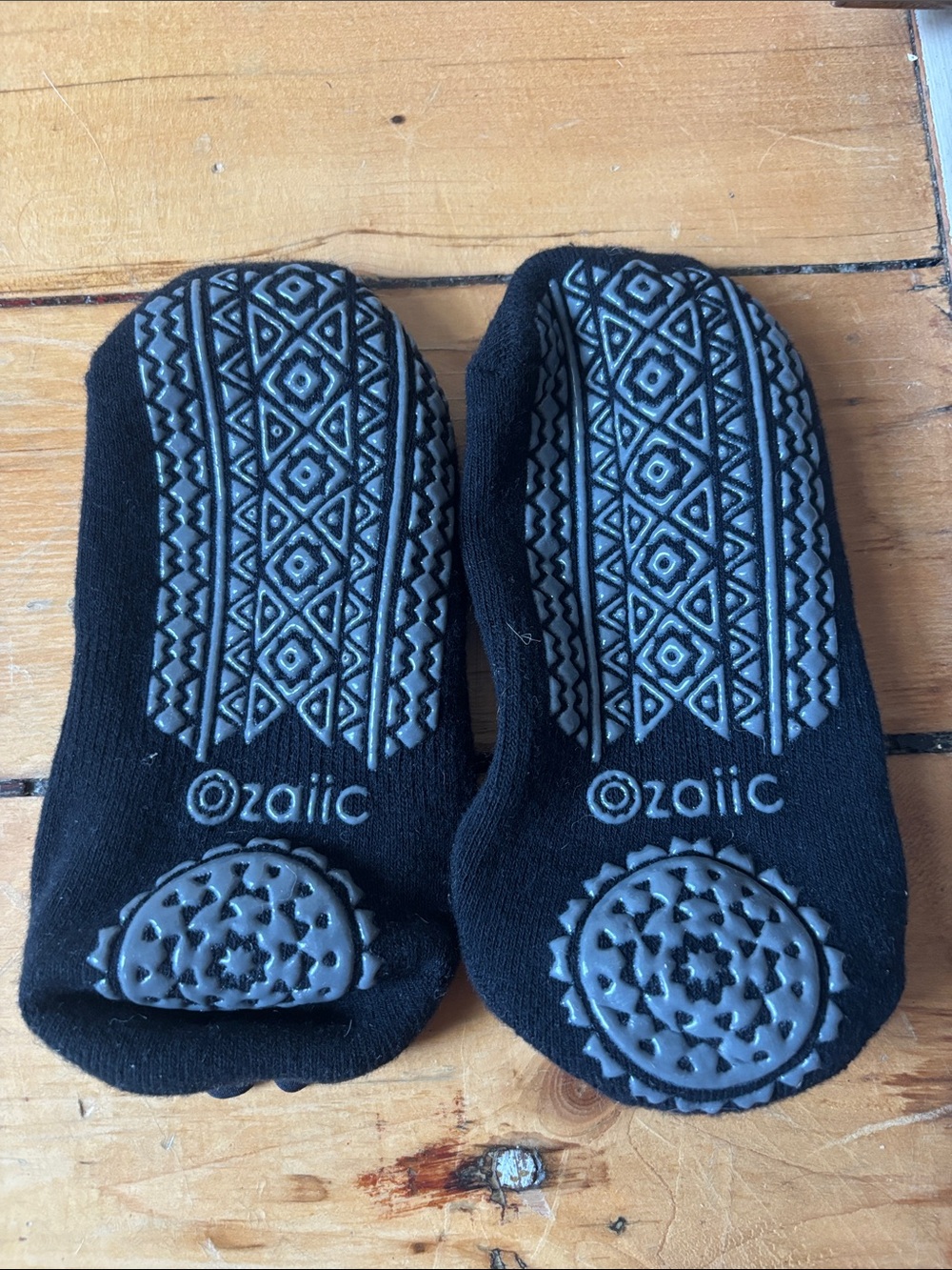 Ozaiic Non-Slip Grip Socks